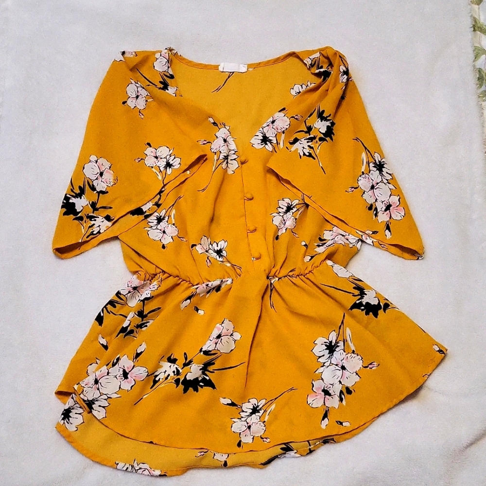 Sienna Sky Floral Peplum Top | Size M | Mustard